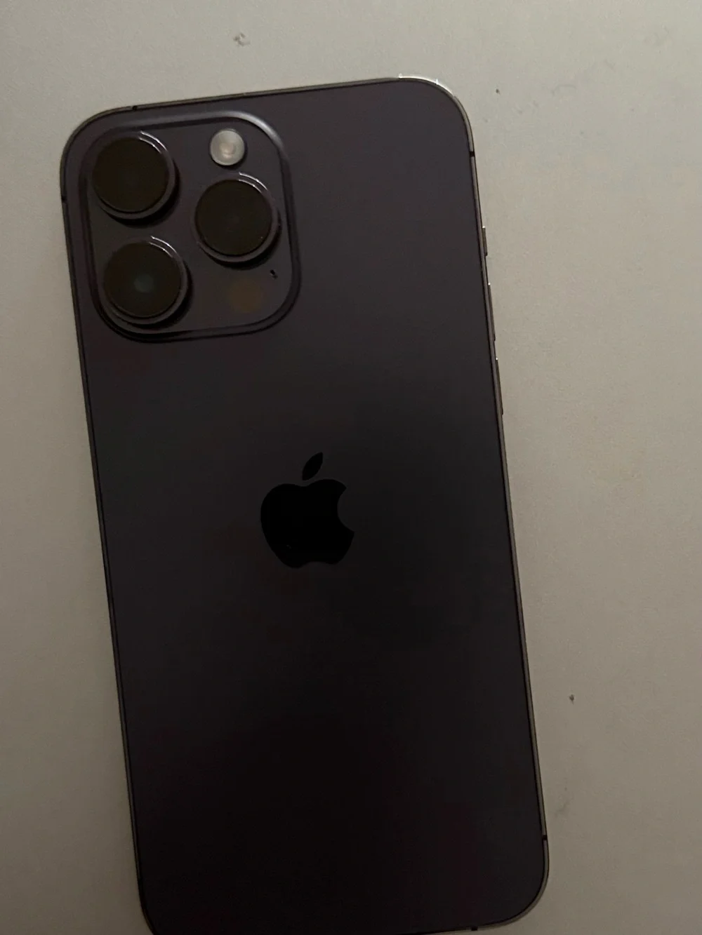 Apple vivid front